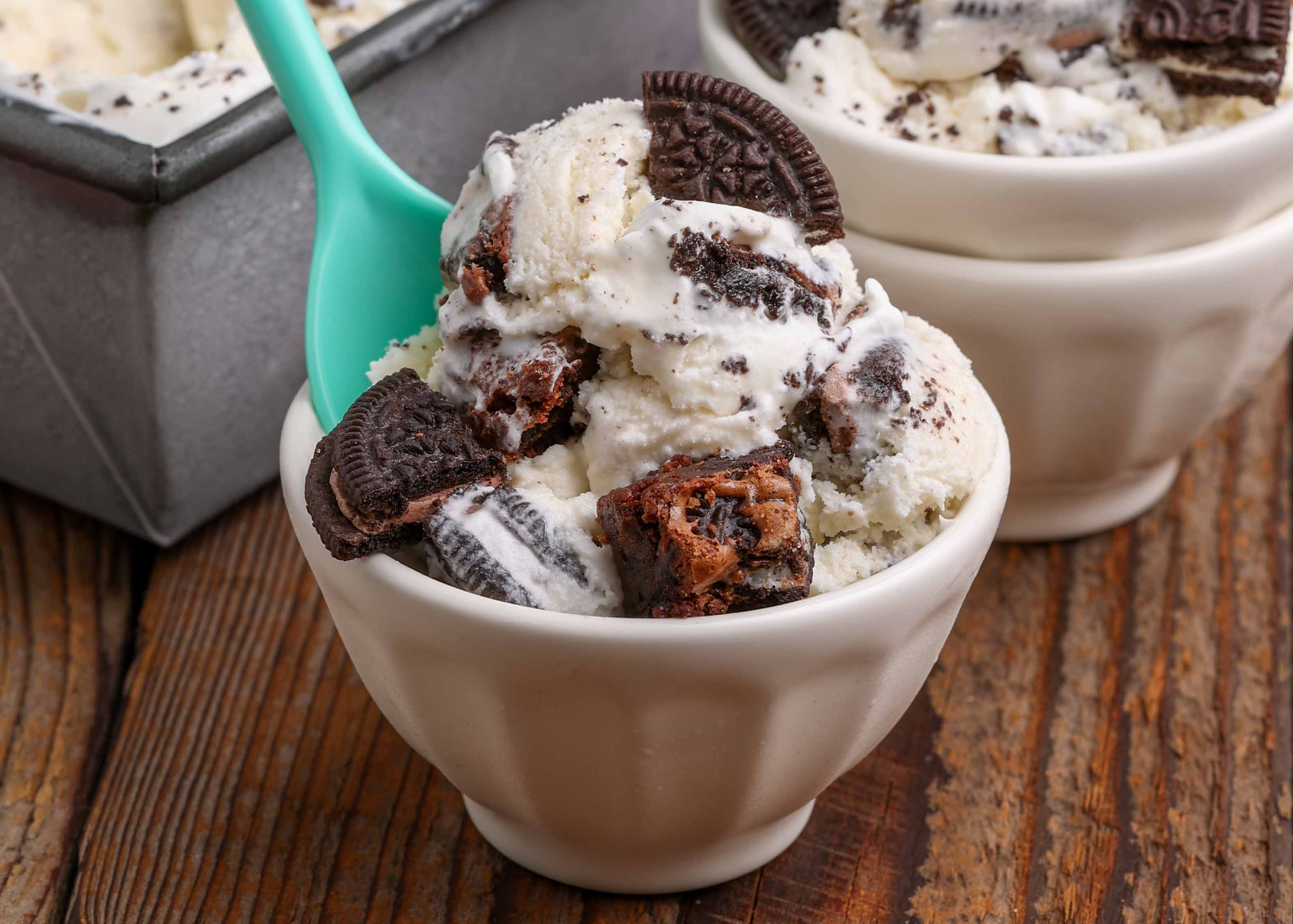 Easy Oreo Brownie Ice Cream Sandwiches: Homemade & Delicious